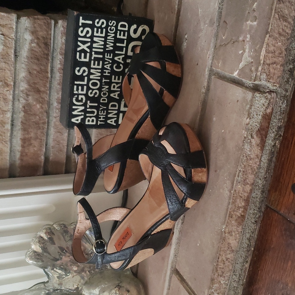 Miz Mooz Yancy Black Leather Wedge Sandals Size 8